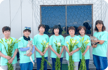 お花を育てる女性たち